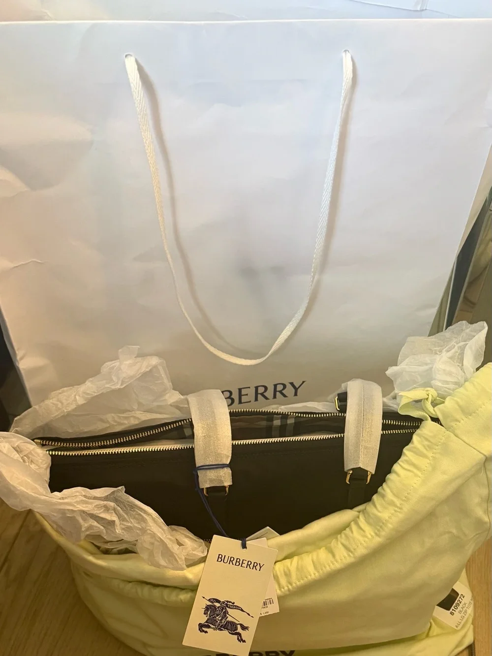 Burberry NWT Large, Black Nylon Zip-Front Tote Bag w check inside & dust cover